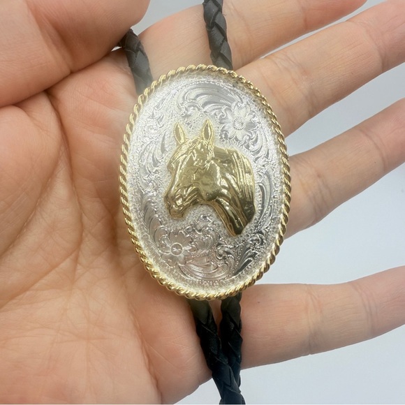 Montana Silversmiths Engraved Silver Bolo Tie - Picture 9 of 15